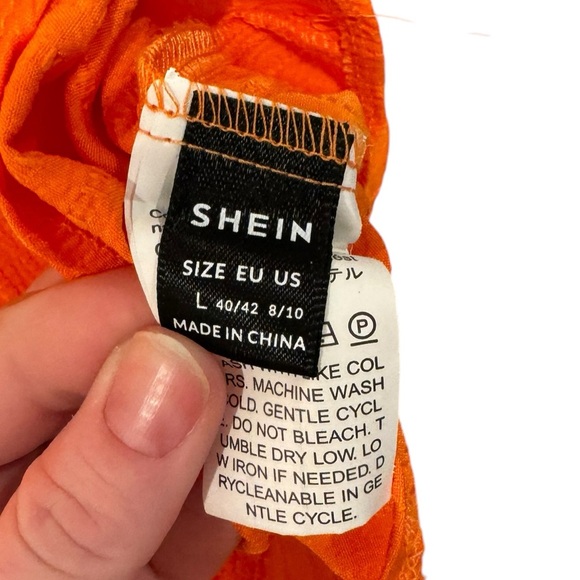 Women’s SHEIN Bright Orange Short Sleeve V-Neck Striped Blouse. Size Large. - Picture 5 of 6